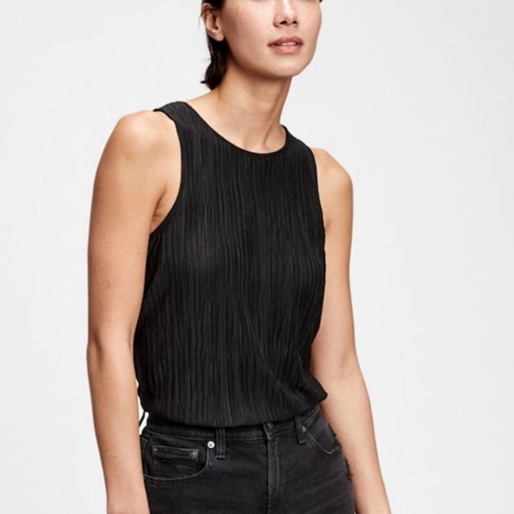 NWT Gap Pleated Black Tank Top